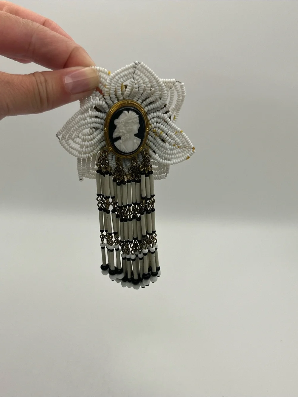 Cameo seed beed tassel oversized brooch pin white gold black vintage